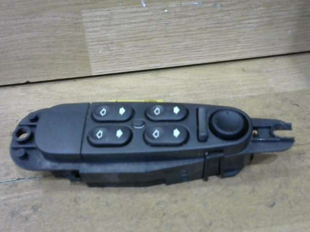 Кнопка стеклоподъемника переднего левого
