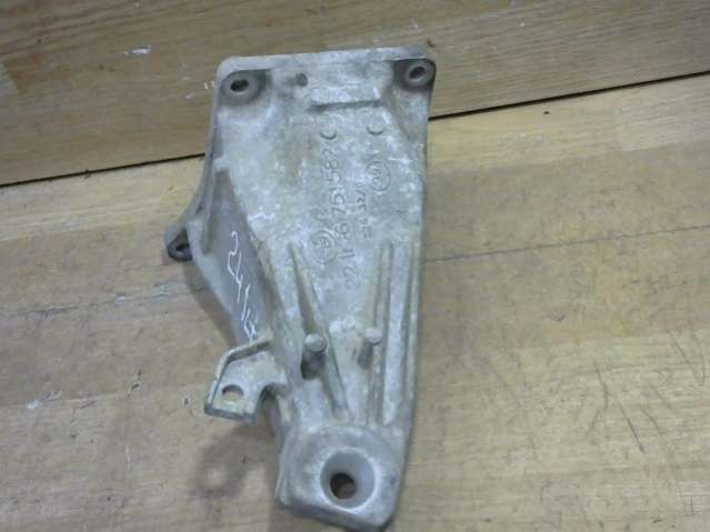 Кронштейн двигателя