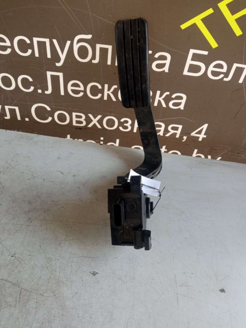 180100011R Педаль газа Renault Grand Scenic 3 2011 купить бу по цене 2960  руб. Z31745416 - iZAP24